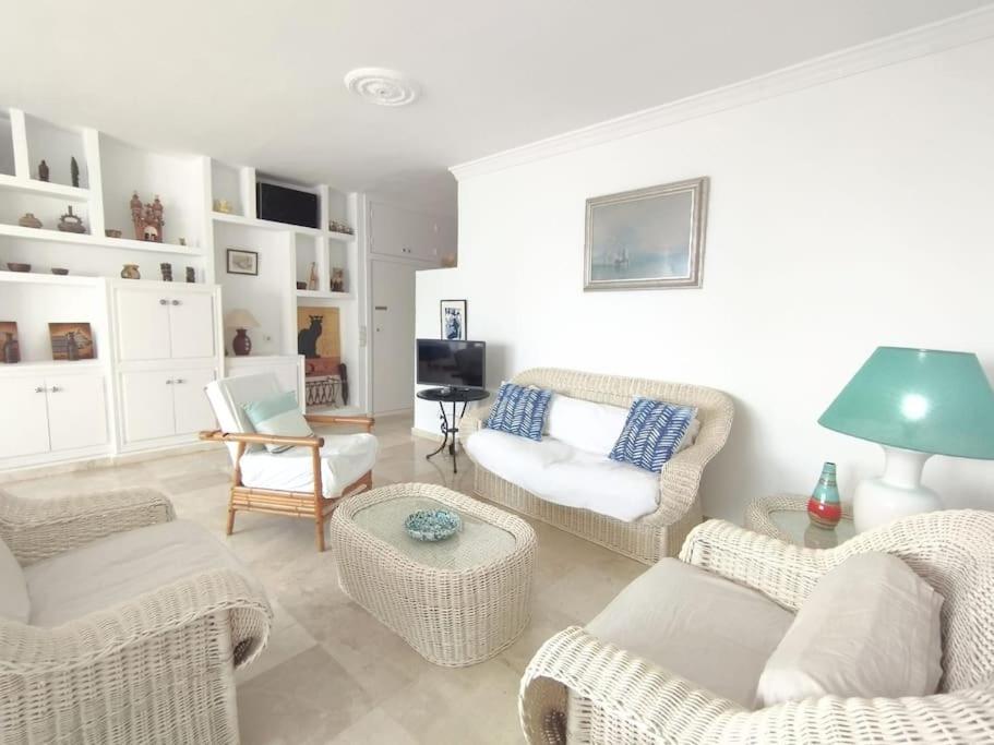 Beautiful 2 Bedroom In Calle Carabeo, 内尔哈 外观 照片